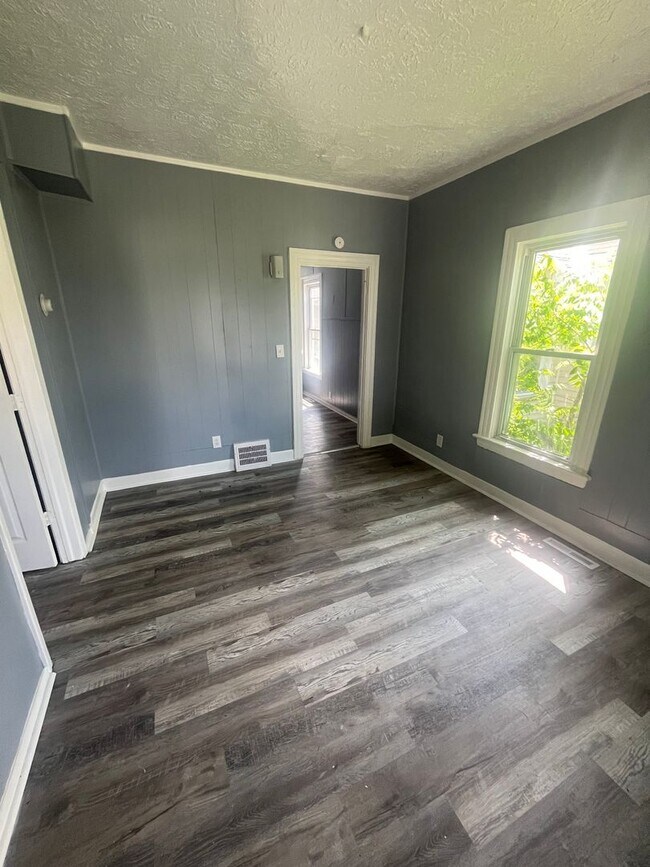 Foto del edificio - Section 8 Accepted, Charming 4BR 2 BA Home...