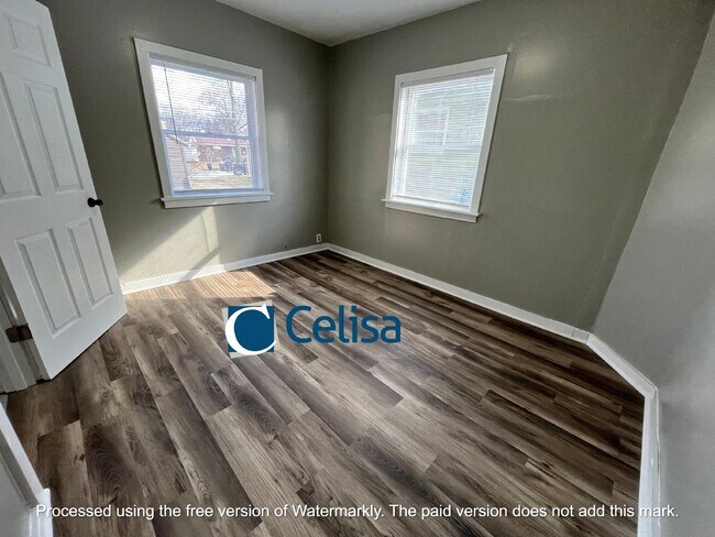 Building Photo - 4021 Avondale Dr