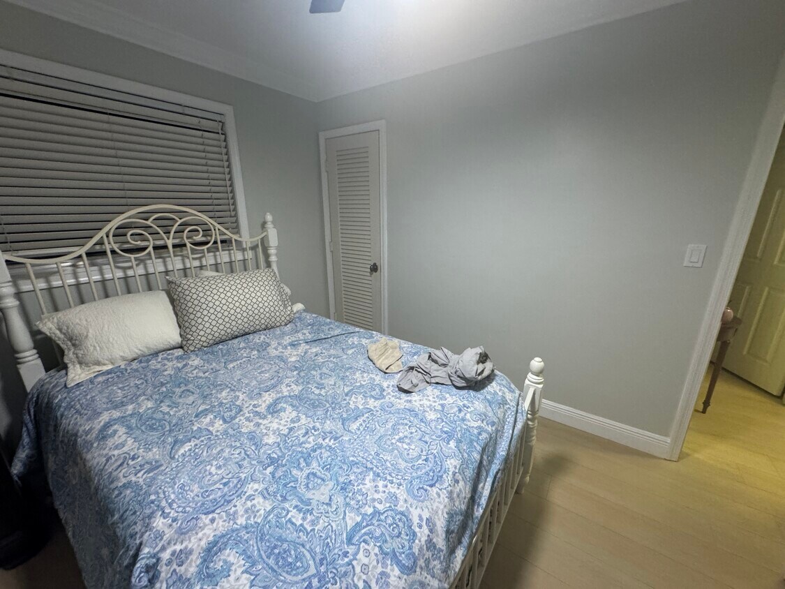 Foto principal - 4920 NW 54th St