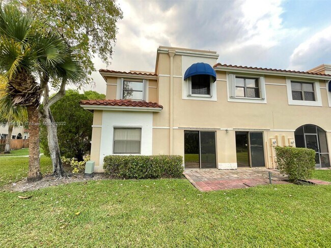 Building Photo - 591 Racquet Club Rd