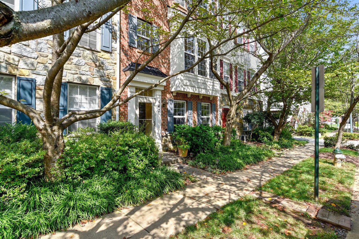 147 Pasture Side Way, Rockville, MD 20850 Townhome Rentals in