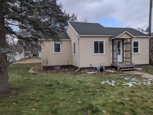 House Front - 1609 8th Ave S