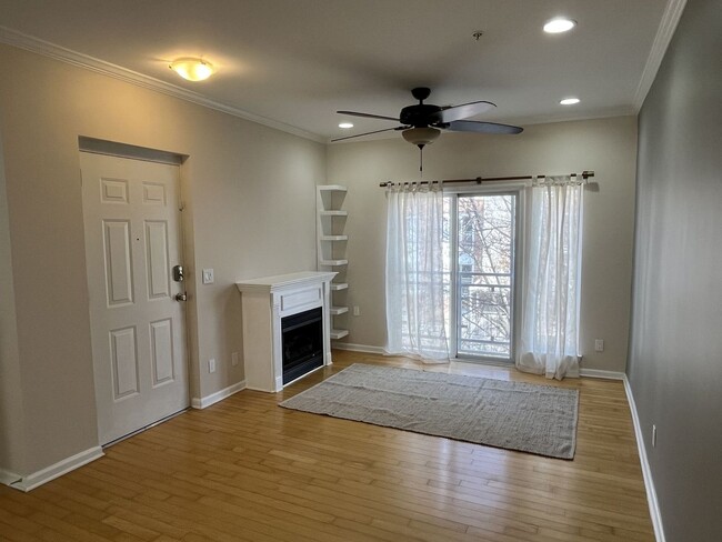 Building Photo - Trendy 2 Bedroom, 2.5 Bath Condo in NODA