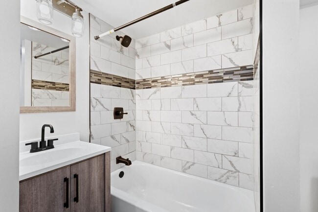 Photo - SCORE 50% OFF 1ST MONTH'S RENT IF SIGNED BY DEC 12! Stunning 4 bedroom home in Mt. Washington ava...