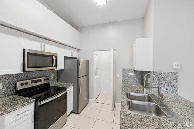 2BR, 2BA - 1180SF - Kitchen - The Emerson