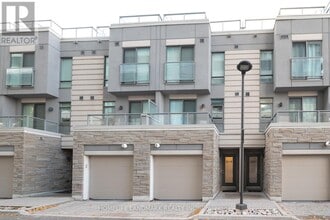 Building Photo - 319 South Park Rd