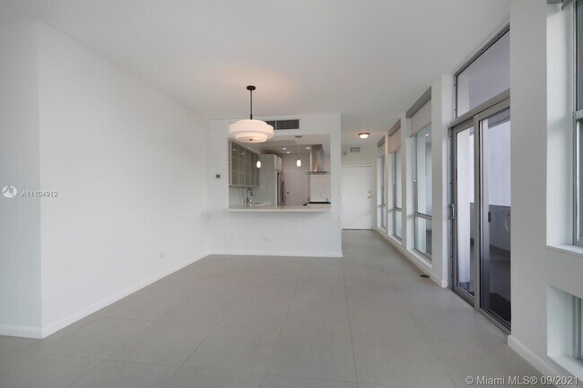 Building Photo - 700 Biltmore Way