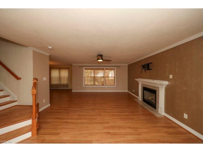 Foto del edificio - 5432 Lawrence Ct