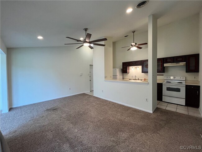 Building Photo - 9371 Man-O-War Ct