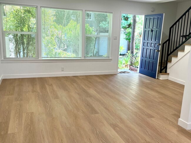 Living room with wood floors - 1725 1/2 Malcolm Ave