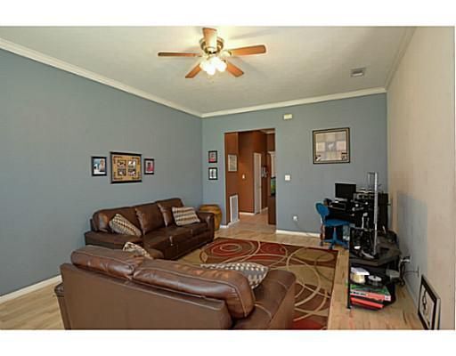 Building Photo - College Station - 3 Bedroom 2 Bath - Garag...