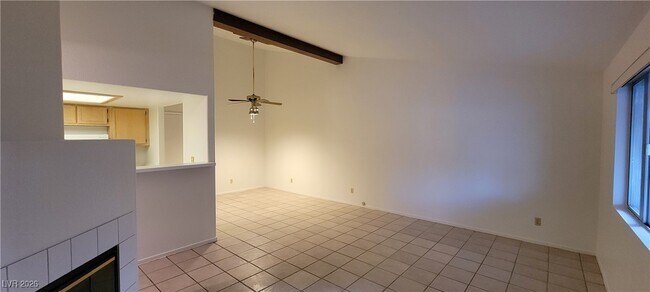 Foto del edificio - 2216 Short Pine Dr