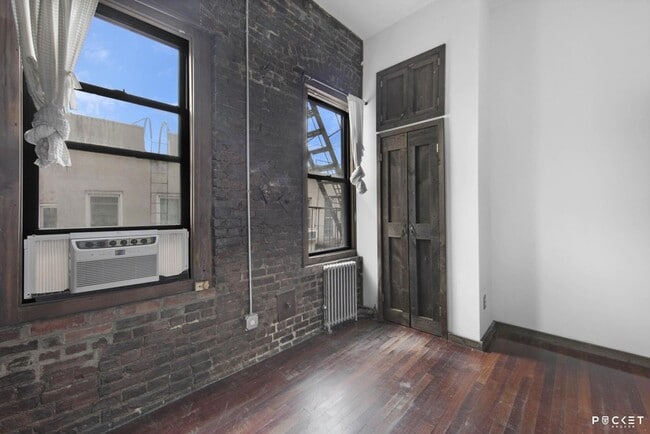 Building Photo - 516 E 12th St