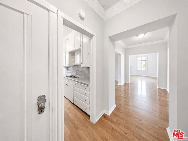 Building Photo - 1314 Hayworth Ave