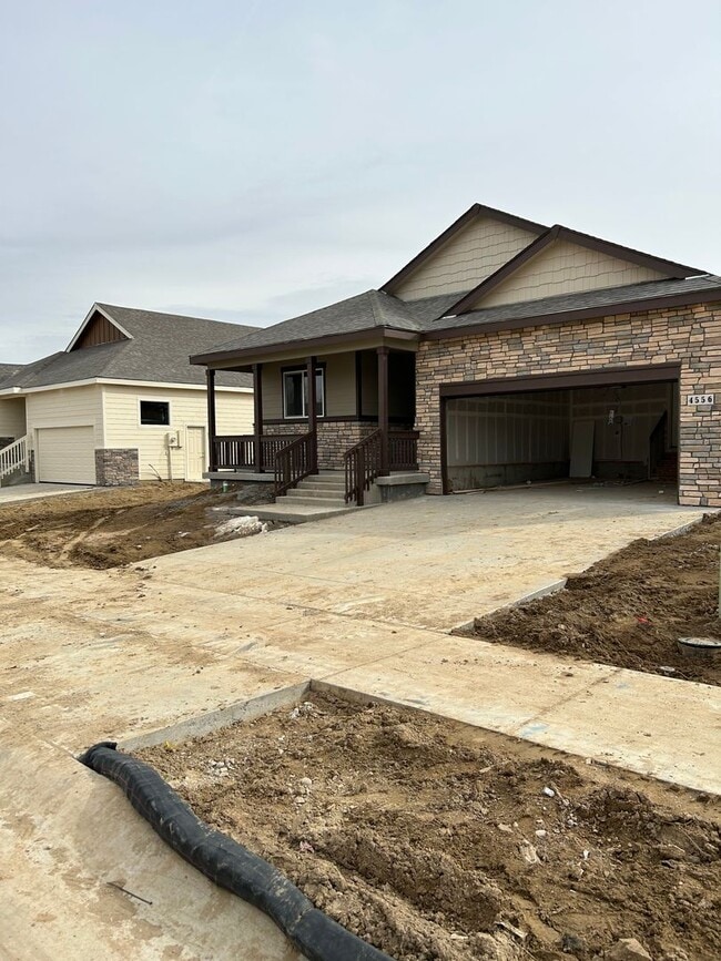 3 bedroom, 2 bath Ranch floor plan. - 3 bedroom, 2 bath Ranch floor plan. House