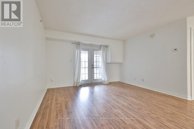 Photo du bâtiment - 1441 Walkers Line