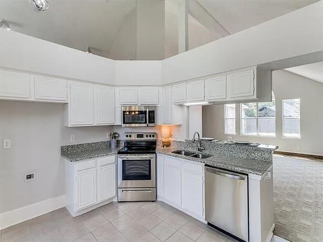 Foto del edificio - 2319 Foothill Rd