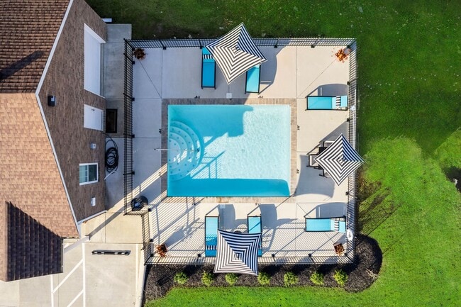Building Photo - Clearsky Townhomes