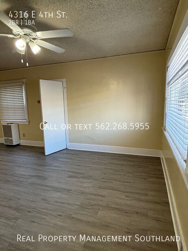 Building Photo - 2 Bedroom 1 Bath with Garage Space - Avail...