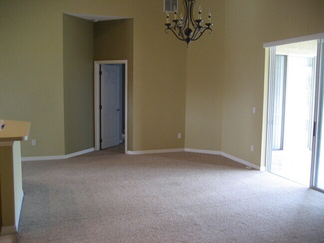 Cuarto familiar - 3924 Hollow Crossing Dr