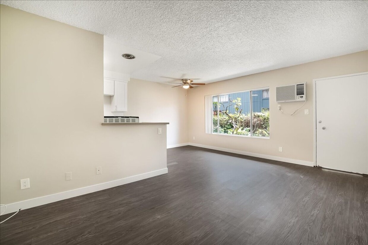 Primary Photo - 12770 Pacific Ave