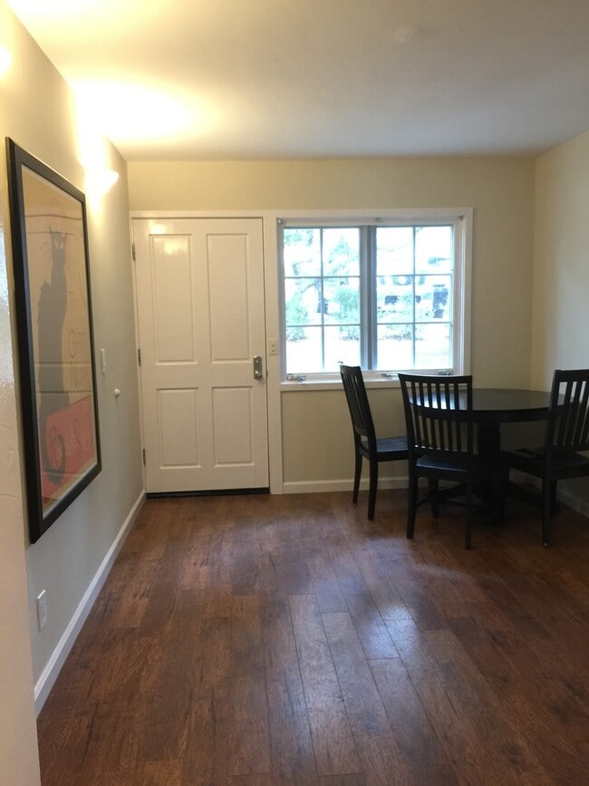 Building Photo - 3 Oaks - Ocean Ave House