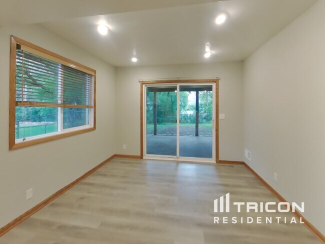 Foto del edificio - 5752 W 134th St