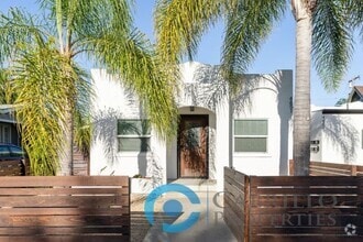 Building Photo - 4851 Mansfield St