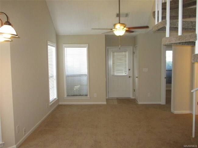 Foto del edificio - 233 Hambleton Rd