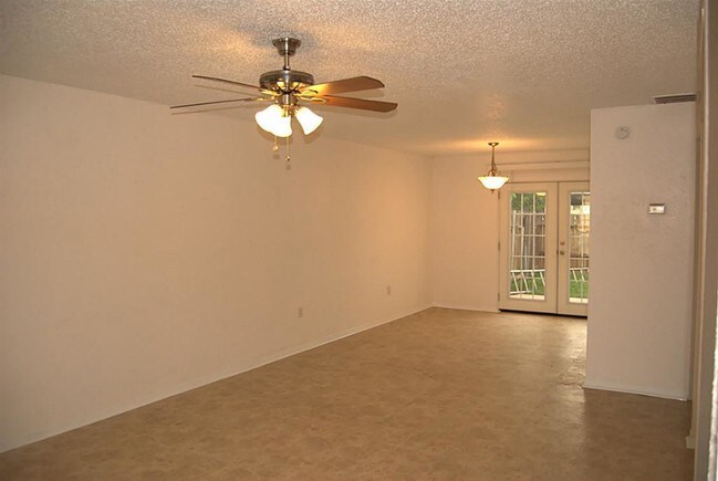 Building Photo - 1506 Eagle Lake Rd