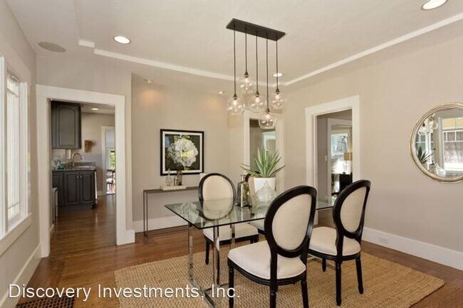 Foto del edificio - 3 br, 2 bath House - 411 Moraga Avenue