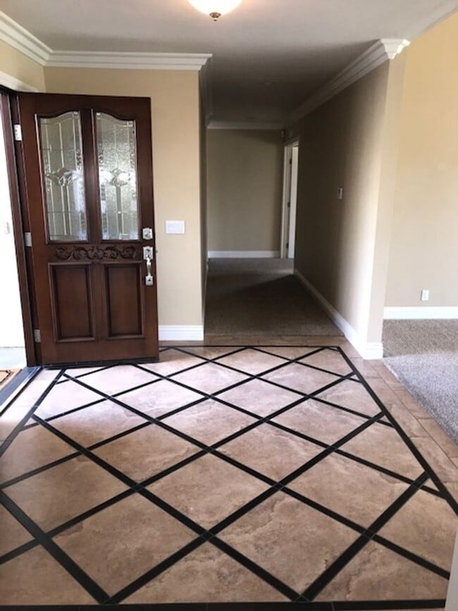 Building Photo - Turtle Rock Gem