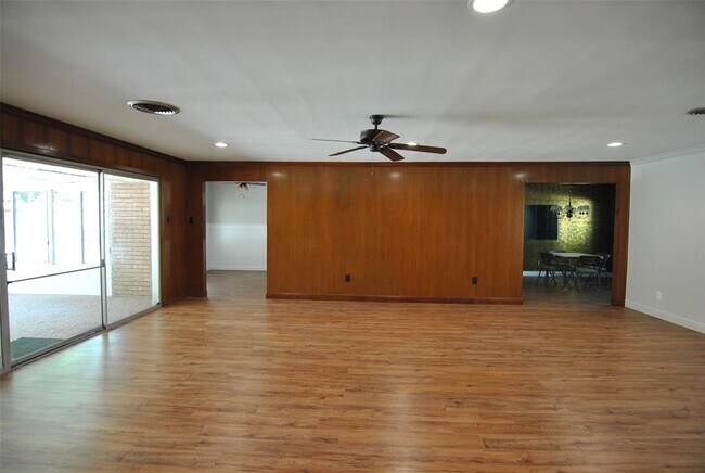 Building Photo - 3519 Latma Dr