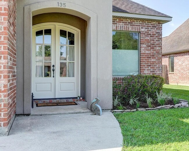 Building Photo - 135 Pinnacle Dr