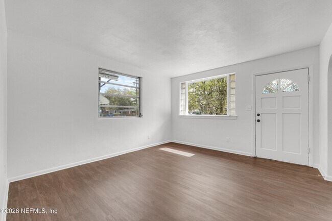 Foto del edificio - 503 W 16th St