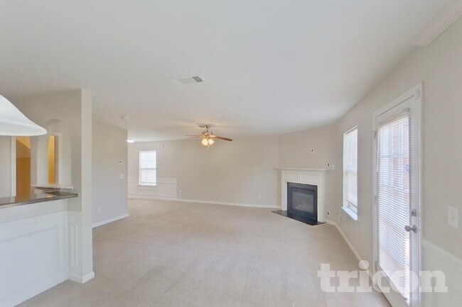 Foto del edificio - 2435 Cornell Cir
