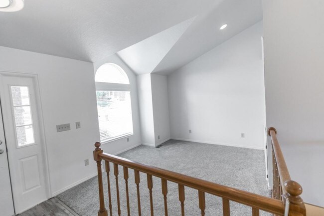 Building Photo - 477 E 3425 N