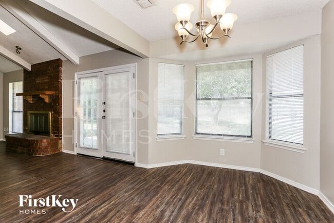 Building Photo - 601 Betsy Ross Dr