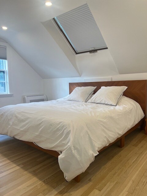 Building Photo - 64 Front St