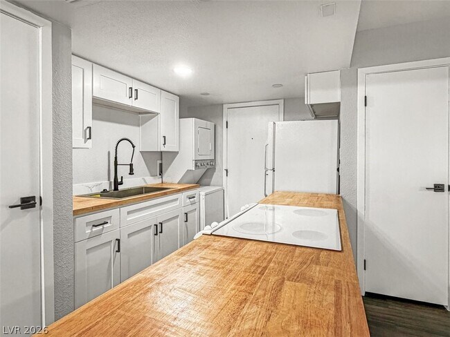 Foto del edificio - 1441 Dorothy Ave