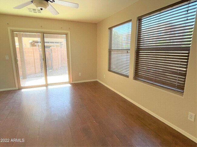 Foto del edificio - 3517 E Erie St