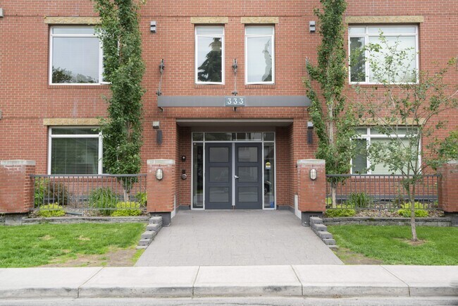 Photo du bâtiment - 333-122 22 Ave SW