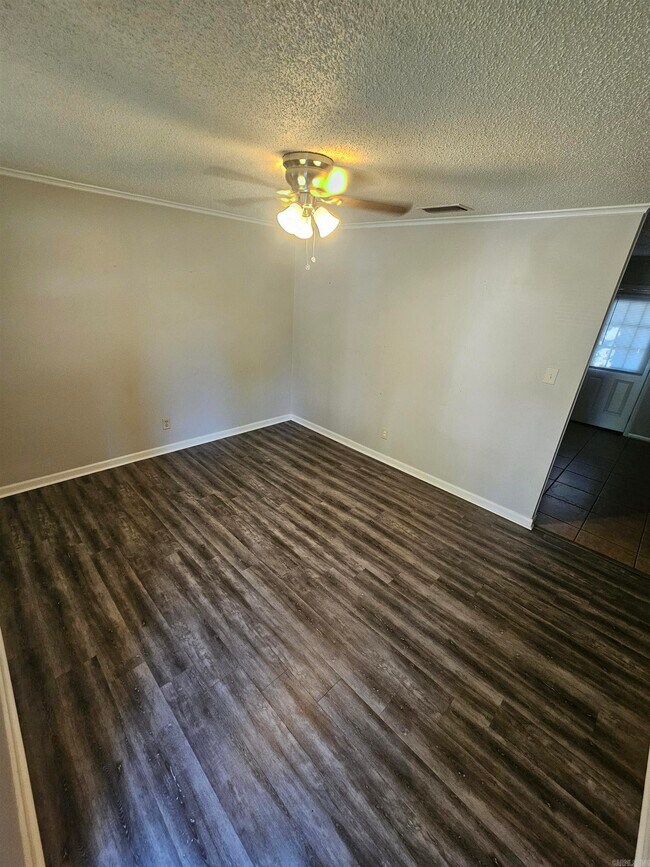 Building Photo - 315 Malibu Dr