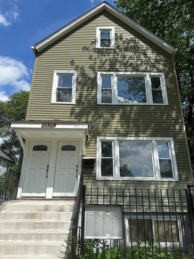 Building Photo - 4859 S Elizabeth St