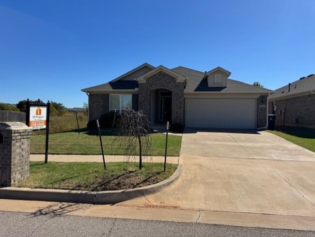 Storm shelter, All Appliances and security system with monitoring! 4 bed, 2 bath 2 car garage! - Storm shelter, All Appliances and security system with monitoring! 4 bed, 2 bath 2 car garage! House