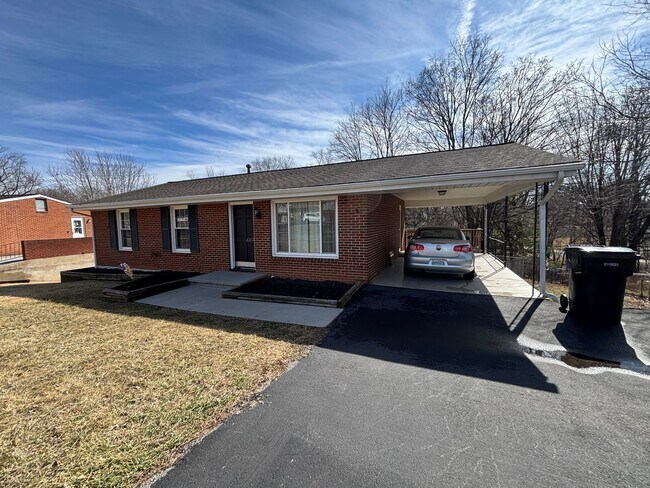 Foto del edificio - 449 Missimer Ln