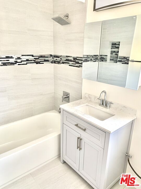Foto del edificio - 1549 W 224th St