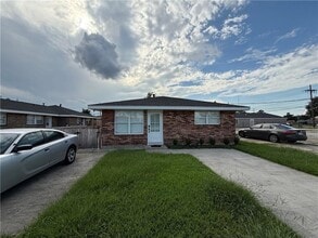 Building Photo - 2512 Chalona Dr