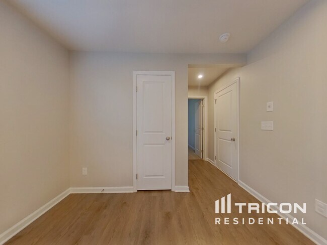 Building Photo - 8920 Celtic Dr