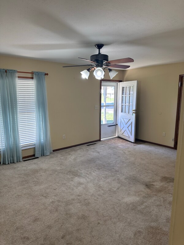 Foto del edificio - 388 Gamewood Dr